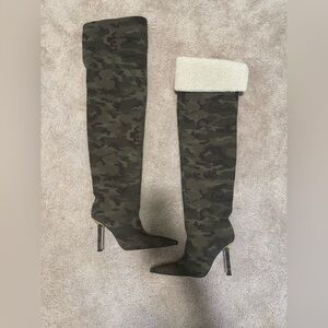 Good American High Kickstand Camo Neoprene Over Knee Boots-Sherpa Size 10 new